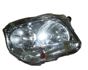 Reflektor Prawy Dacia Duster 260108233R Nowy Oryginał OE