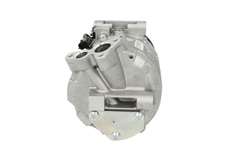 VAL 813265 3.jpg