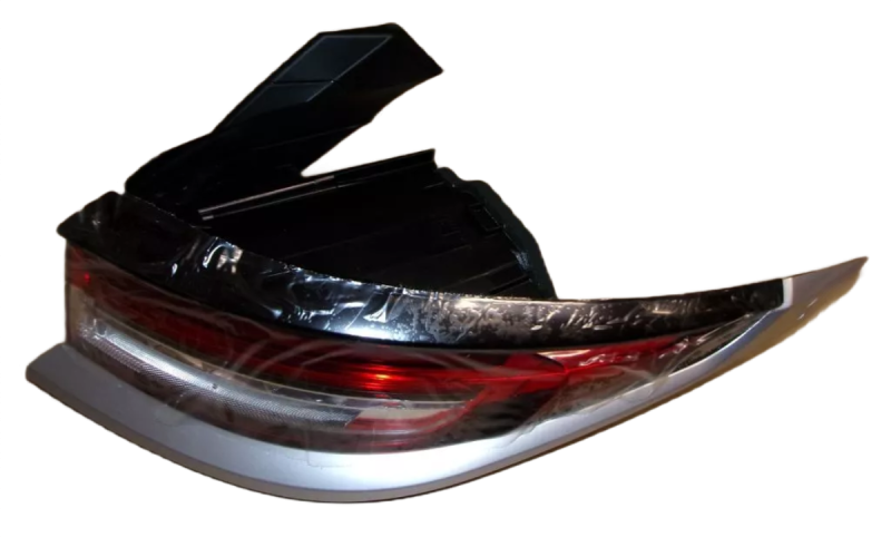 LAMPA PRAWY TYŁ CITROEN DS3 CROSSBACK 9833591080