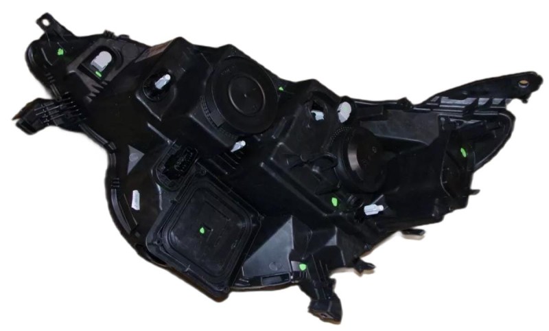 REFLEKTOR PRAWY PRZOD RENAULT MEGANE IV 260100506R