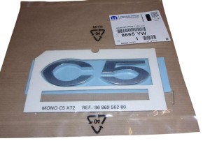 Emblemat Tył Citroen C5 III 8665YW Nowy Oryginał OE
