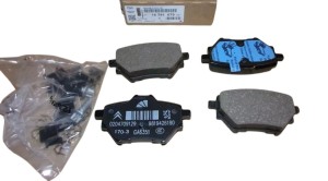 Klocki Hamulcowe Tył Citroen Peugeot 1678167980 Nowy Oryginał OE