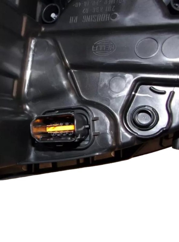 REFLEKTOR PRAWY PRZÓD LED RENAULT SCENIC IV 26010