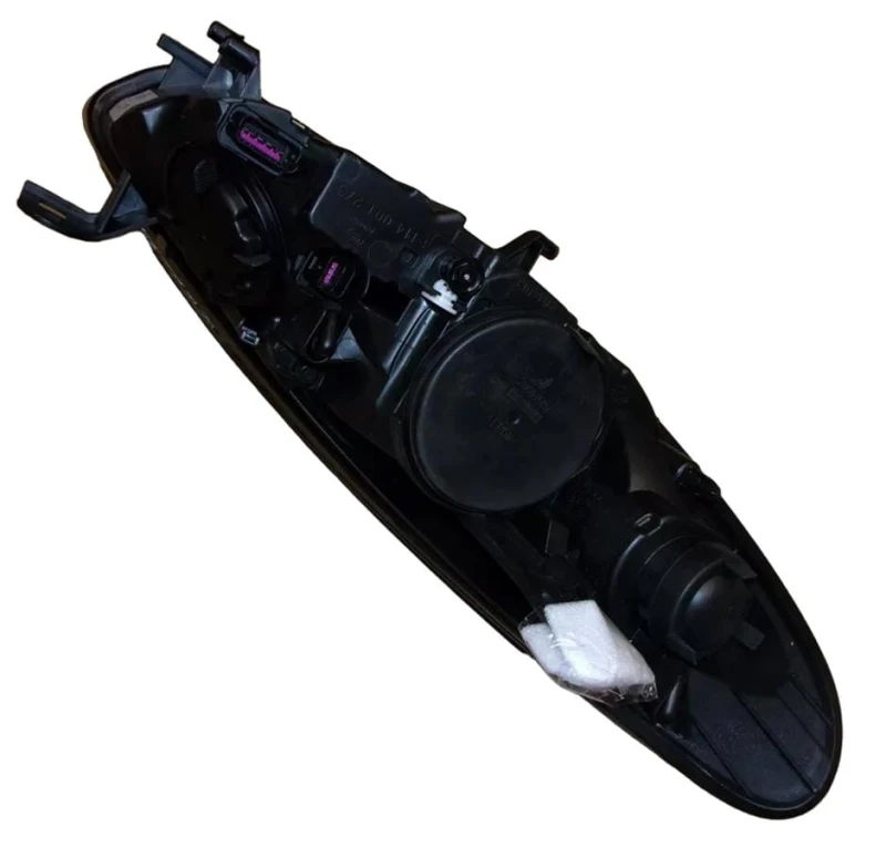 REFLEKTOR LEWY PRZÓD RENAULT FLUENCE 260600414R IDEALPARTS.PL