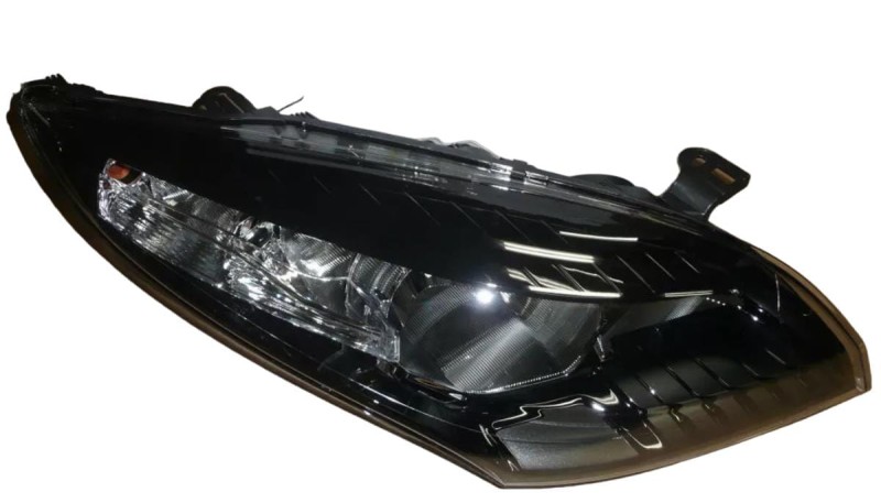 REFLEKTOR PRAWY PRZOD RENAULT MEGANE III 260102973R