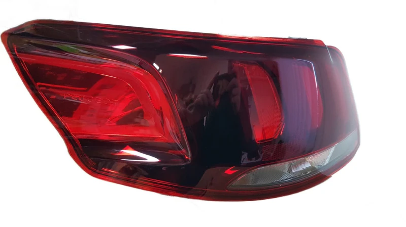 Lampa Lewy Tył Peugeot 301