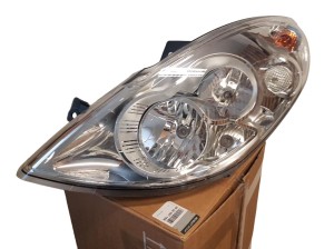 REFLEKTOR LEWY RENAULT MASTER 260608716R NOWY ORYGINAŁ OE